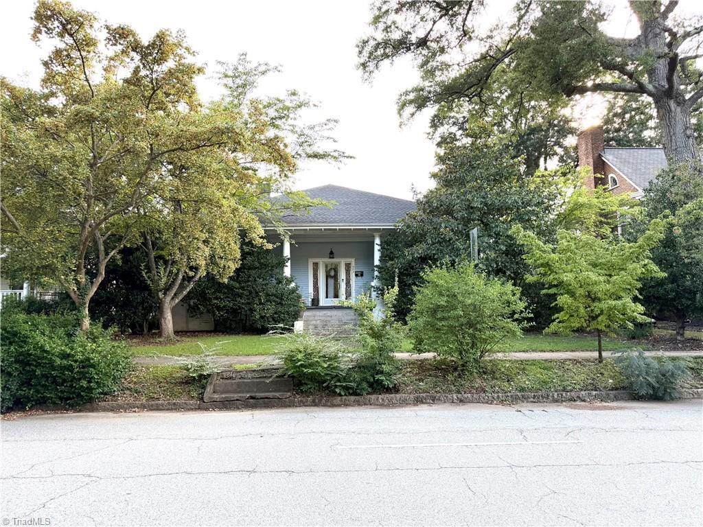 Photo of 907 Johnson Street, High Point, NC 27262 (MLS # 1235462)