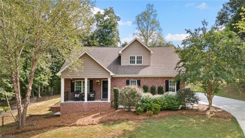 Homes For Sale - 822 Montgomery Court<br/> Walnut Cove, NC 27052