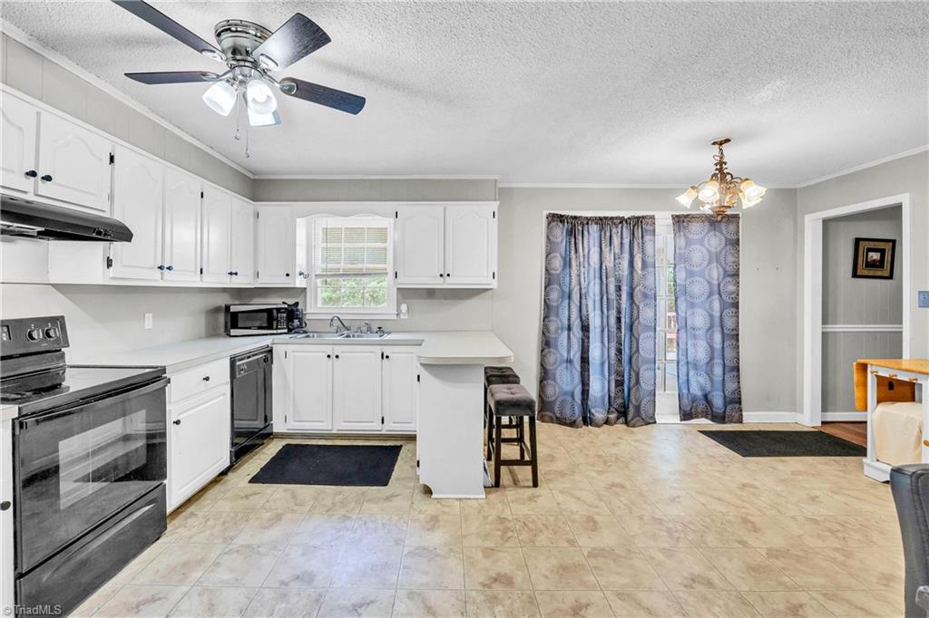 905 Hampton Street, Eden, North Carolina image 10