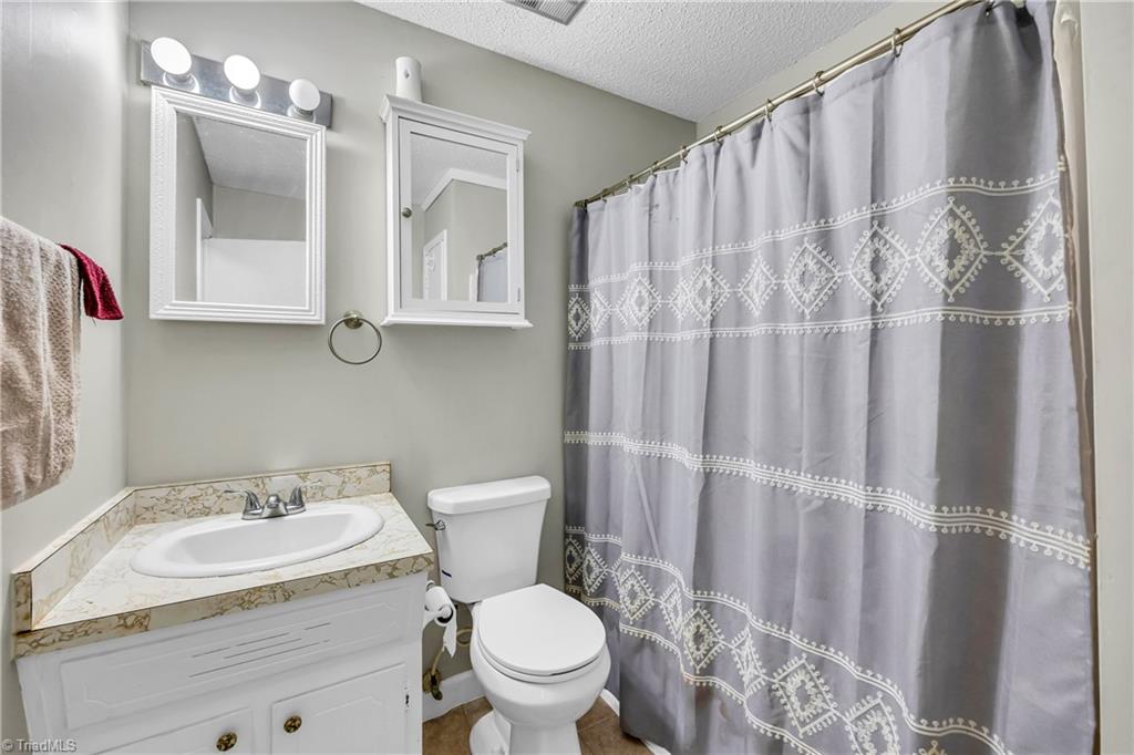 905 Hampton Street, Eden, North Carolina image 23