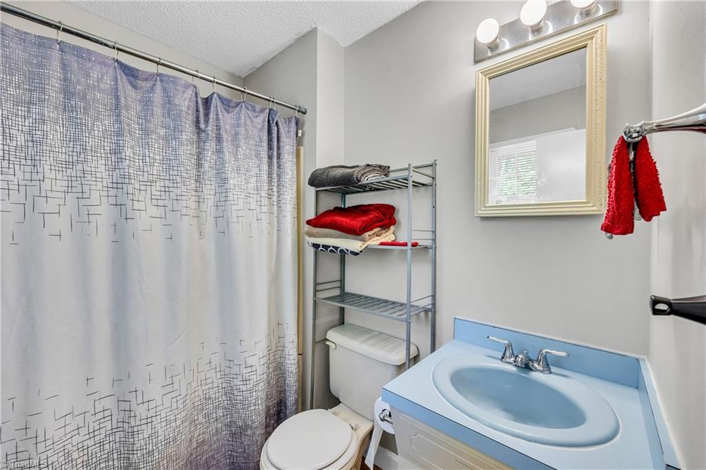 905 Hampton Street, Eden, North Carolina image 26