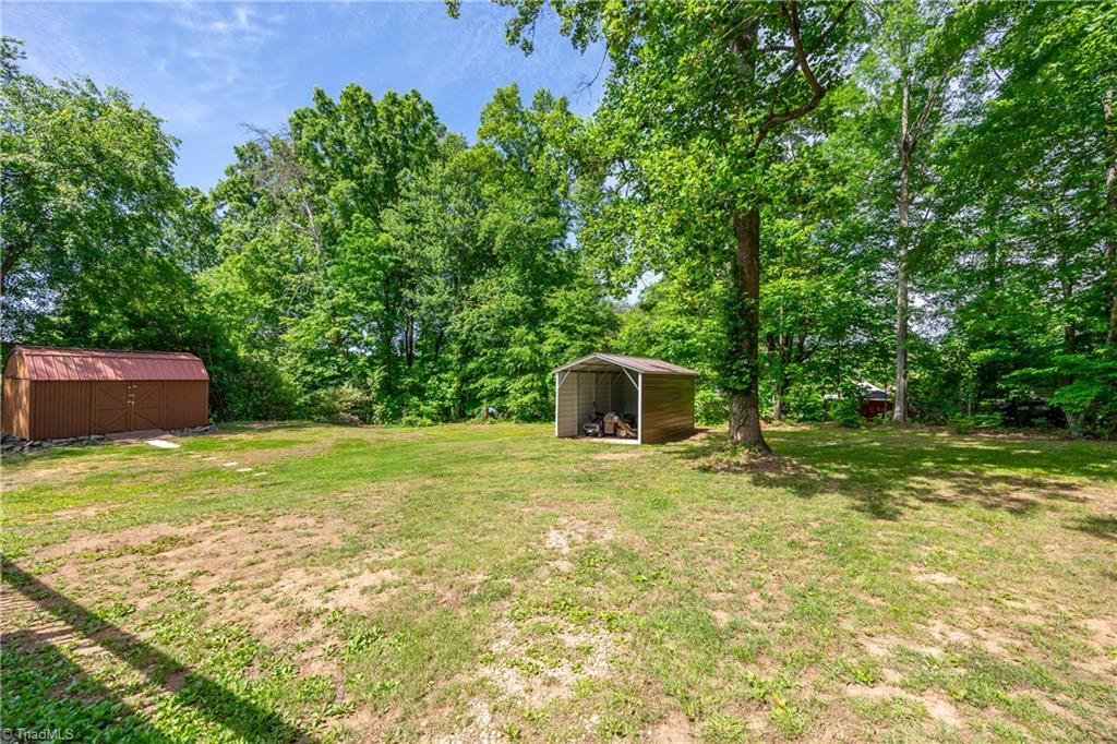 905 Hampton Street, Eden, North Carolina image 27