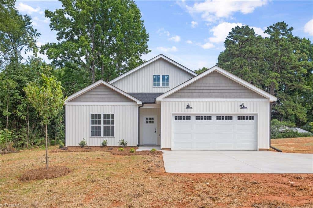 Photo of 1649 Ralee Drive, Winston-Salem, NC 27127 (MLS # 1230645)