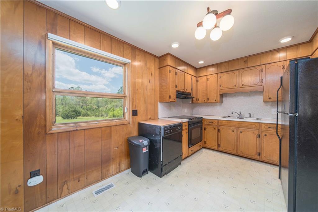 1405 Austin Traphill Road, Elkin, North Carolina image 10