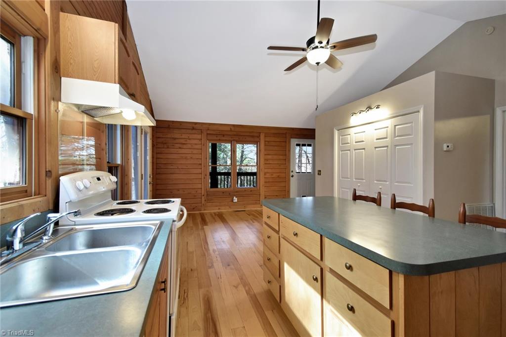 218 Doe Run, Purlear, North Carolina image 9