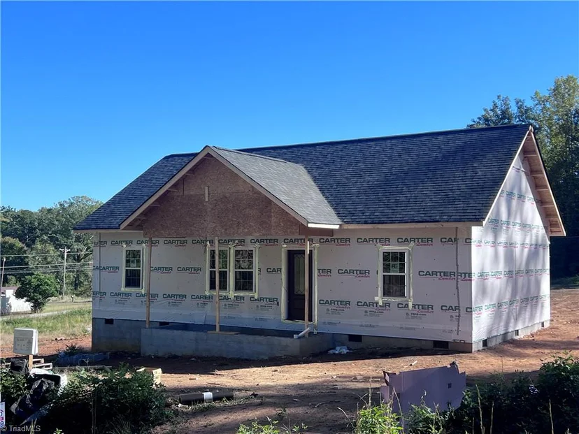 376 Avenue J, photo 1 of 2