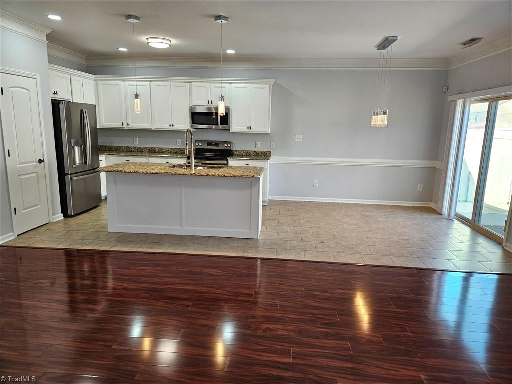 2467 Bearded Iris Lane, High Point, North Carolina image 15