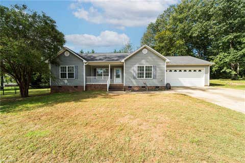 Homes For Sale - 119 Bluff Court<br/> Statesville, NC 28625