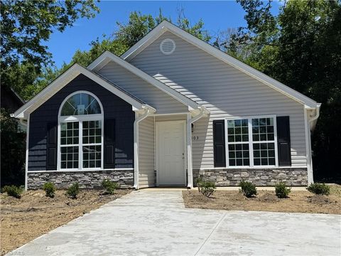 Homes For Sale - 1003 E Russell Avenue<br/> High Point, NC 27260