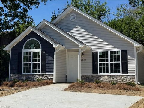 Homes For Sale - 1003 E Russell Avenue<br/> High Point, NC 27260