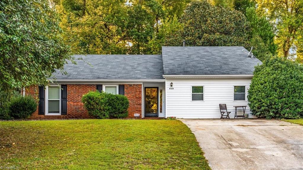 Photo of 4109 Trappers Run Court, High Point, NC 27265 (MLS # 1239351)
