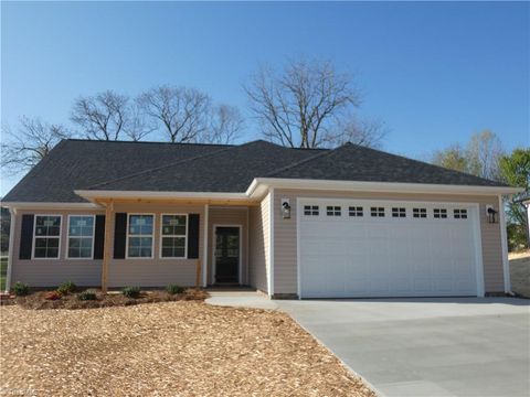 Homes For Sale - 105 Hickory Street<br/> Yadkin County, Yadkinville, NC 27055