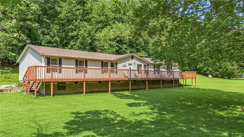 8112 N Nc Highway 16, photo 1 of 41