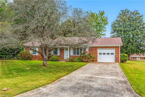 Homes For Sale - 108 Hinshaw Avenue<br/> Yadkin County, Yadkinville, NC 27055