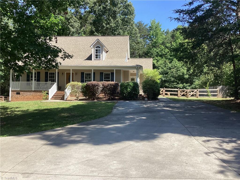 695 Old Castle Drive, Randleman, North Carolina image 1