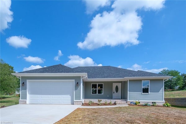 5705 MARSHALLGATE DR, WINSTON SALEM, NC 27105 - Image 888e806310a9fd2207ff0dbb5c3df8e0/2575652567