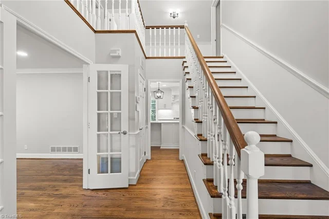 2500 Woodberry Drive, photo 5 of 50