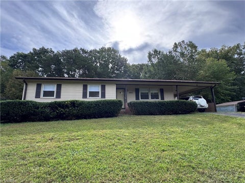 Homes For Sale - 305 Kingston Drive<br/> Stokes County, King, NC 27021