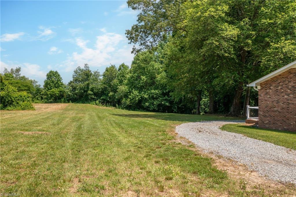1024 Salmons Drive, Yadkinville, North Carolina image 37