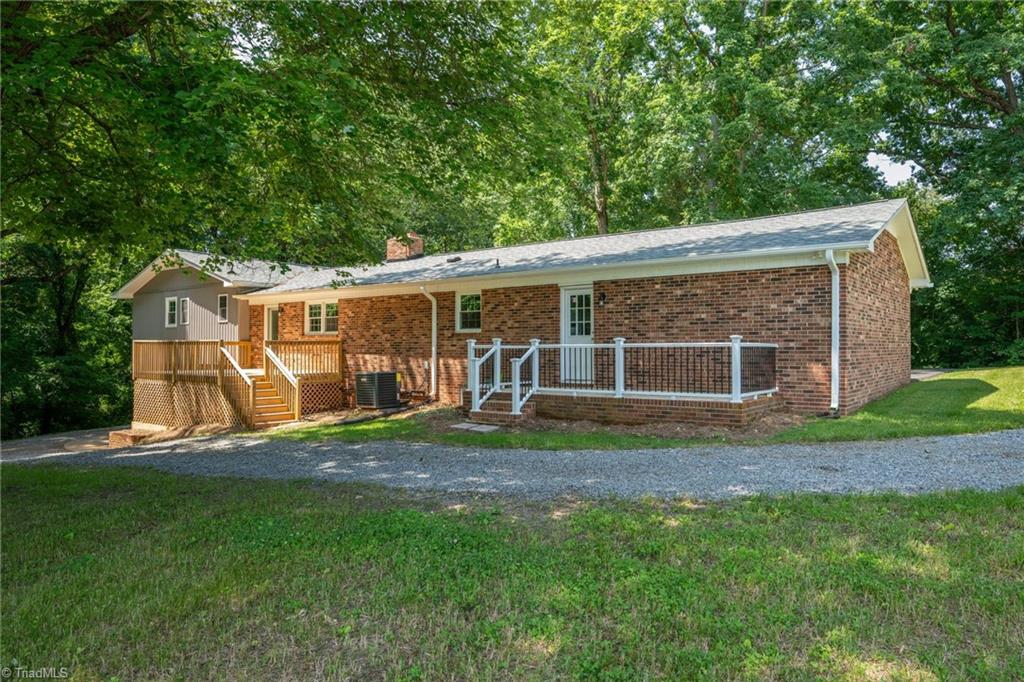 1024 Salmons Drive, Yadkinville, North Carolina image 35