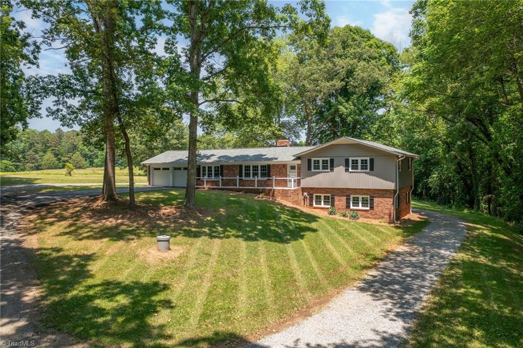 1024 Salmons Drive, Yadkinville, North Carolina image 1