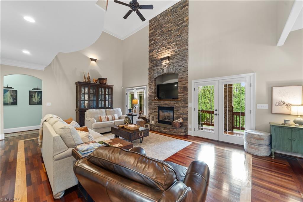 Kernersville, North Carolina 27284, United States, 3 Bedrooms Bedrooms, ,3 BathroomsBathrooms,Residential,Active,217057