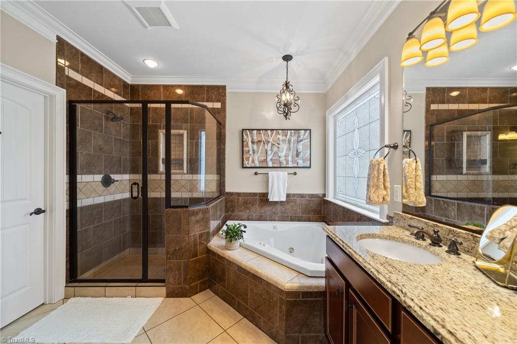 Kernersville, North Carolina 27284, United States, 3 Bedrooms Bedrooms, ,3 BathroomsBathrooms,Residential,Active,217057