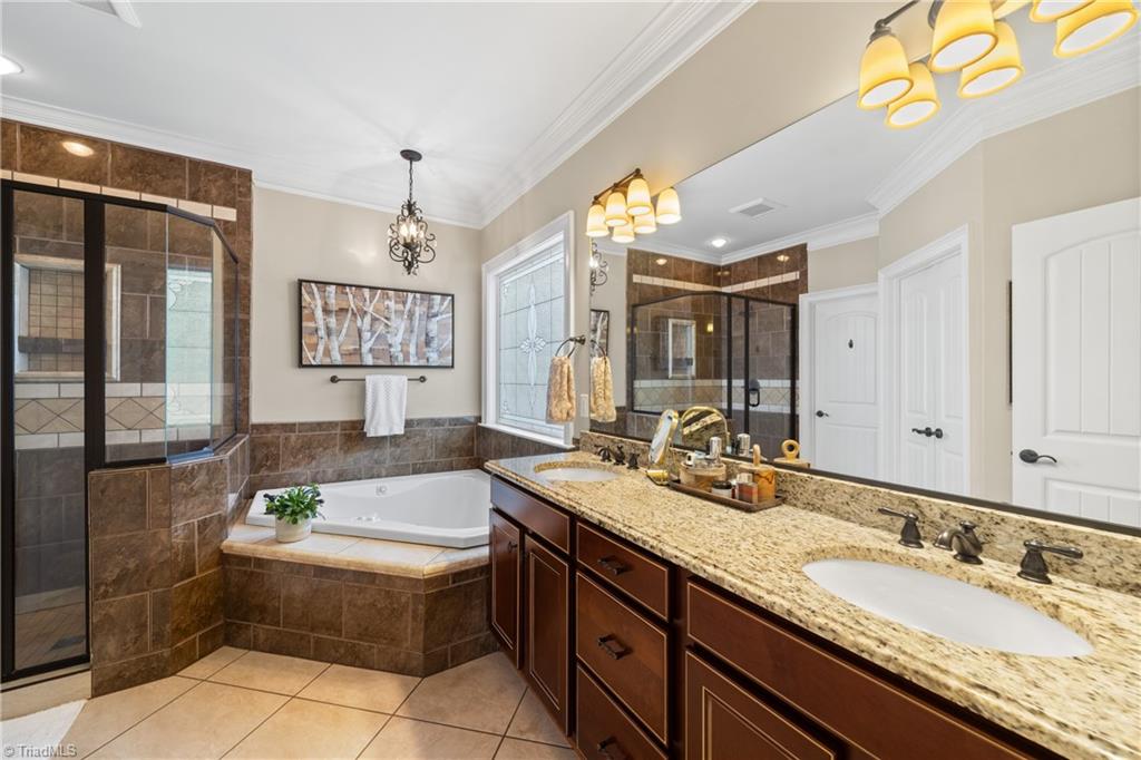 Kernersville, North Carolina 27284, United States, 3 Bedrooms Bedrooms, ,3 BathroomsBathrooms,Residential,Active,217057