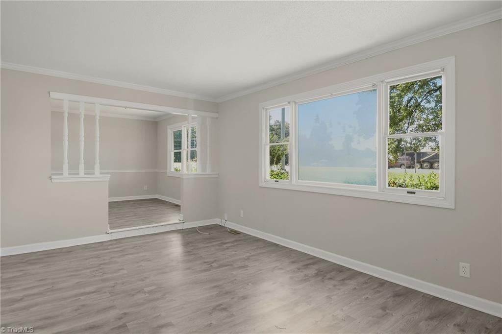 Photo of 1233 Guilford College Road, Jamestown, NC 27282 (MLS # 1236379)