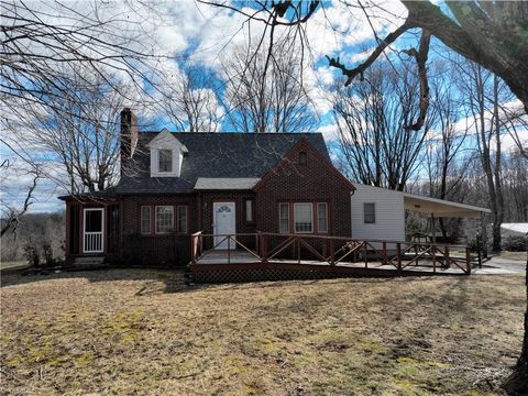 A home in Mount Airy