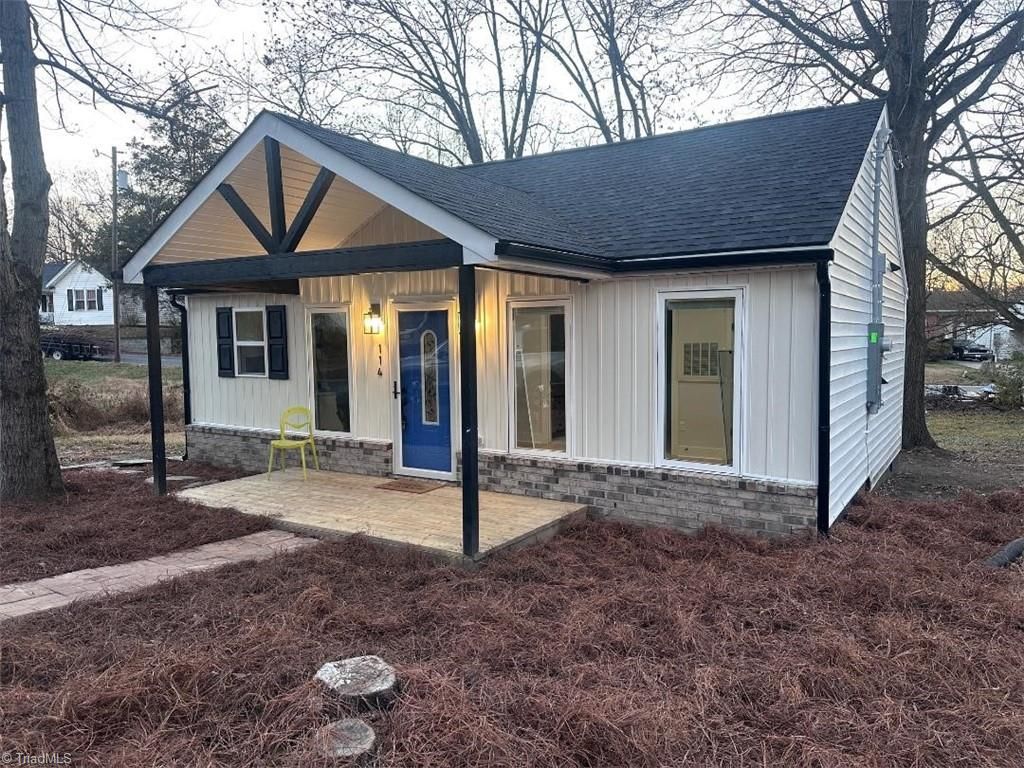 Photo of 114 Council Street, Thomasville, NC 27360 (MLS # 1203828)