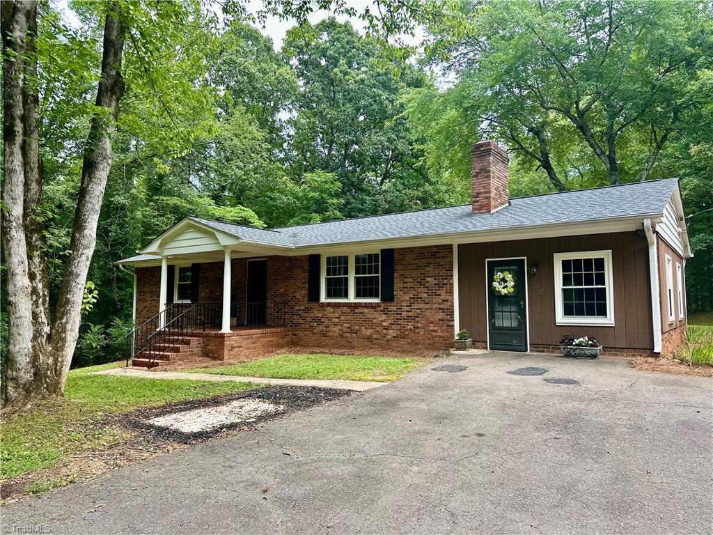 Photo of 549 Conrad Road, Lewisville, NC 27023 (MLS # 1228728)