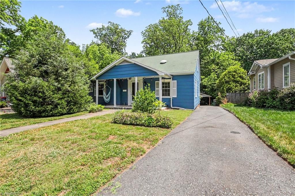 Photo of 813 Gales Avenue, Winston-Salem, NC 27103 (MLS # 1218276)