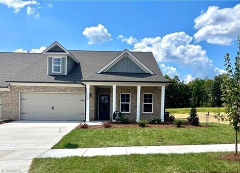 Townhouse For Sale - 3606 Townland Circle<br/> Clemmons, NC 27012