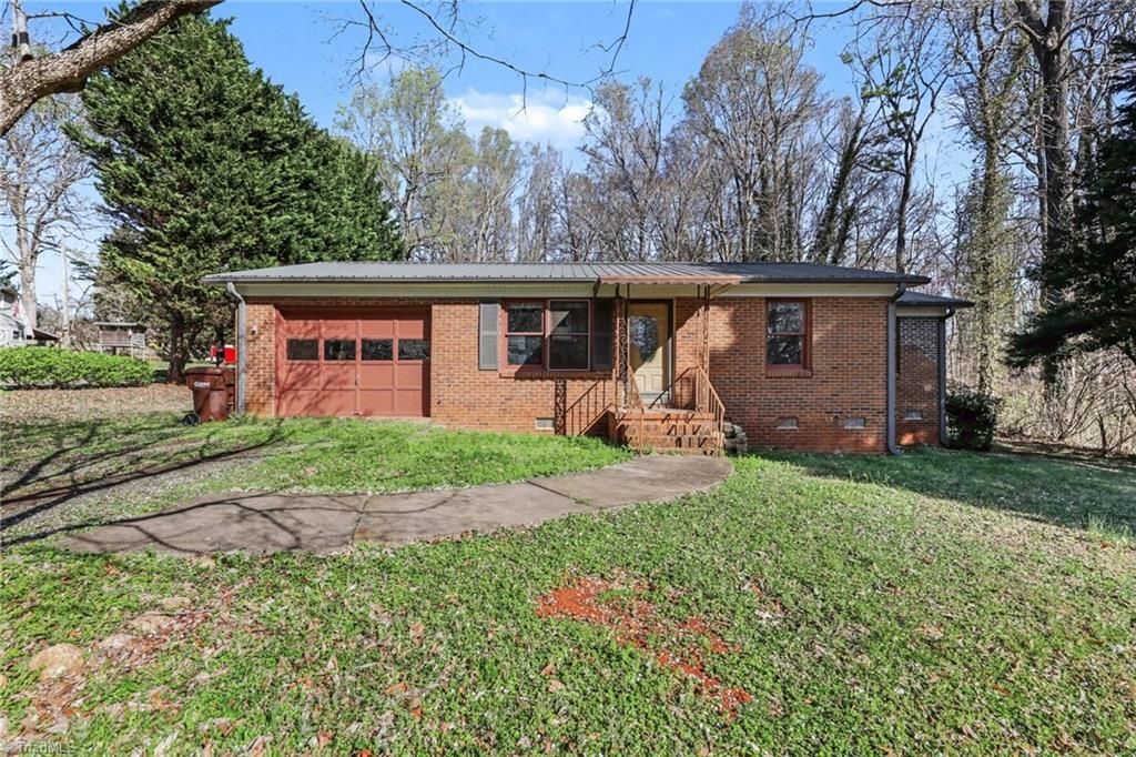 Photo of 207 Auden Drive, Greensboro, NC 27406 (MLS # 1212054)