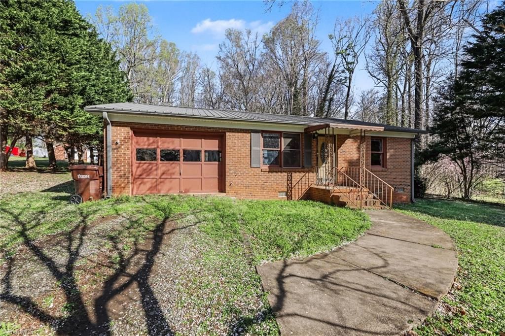 Photo of 207 Auden Drive, Greensboro, NC 27406 (MLS # 1212054)