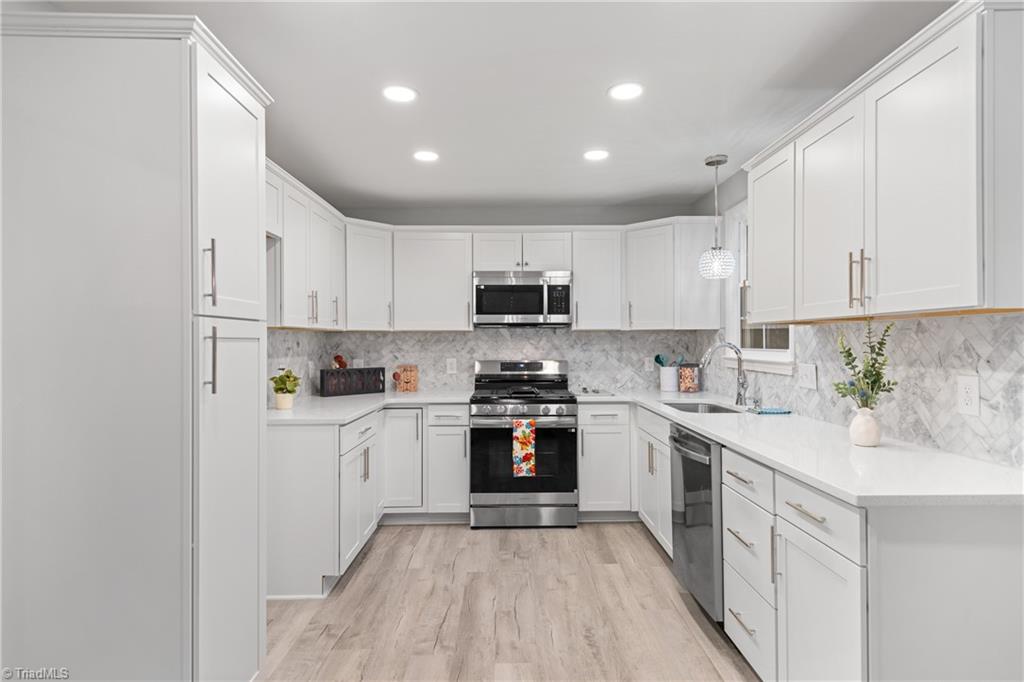 Winston-Salem, North Carolina 27103, United States, 3 Bedrooms Bedrooms, ,2 BathroomsBathrooms,Residential,Active,132740