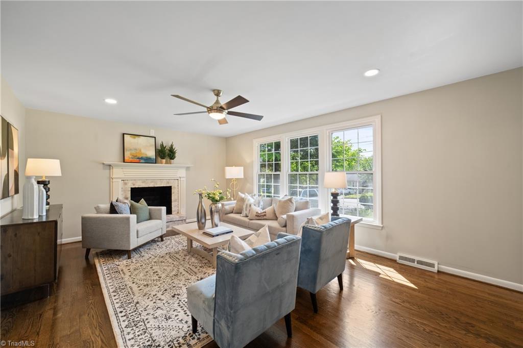 Winston-Salem, North Carolina 27103, United States, 3 Bedrooms Bedrooms, ,2 BathroomsBathrooms,Residential,Active,132740