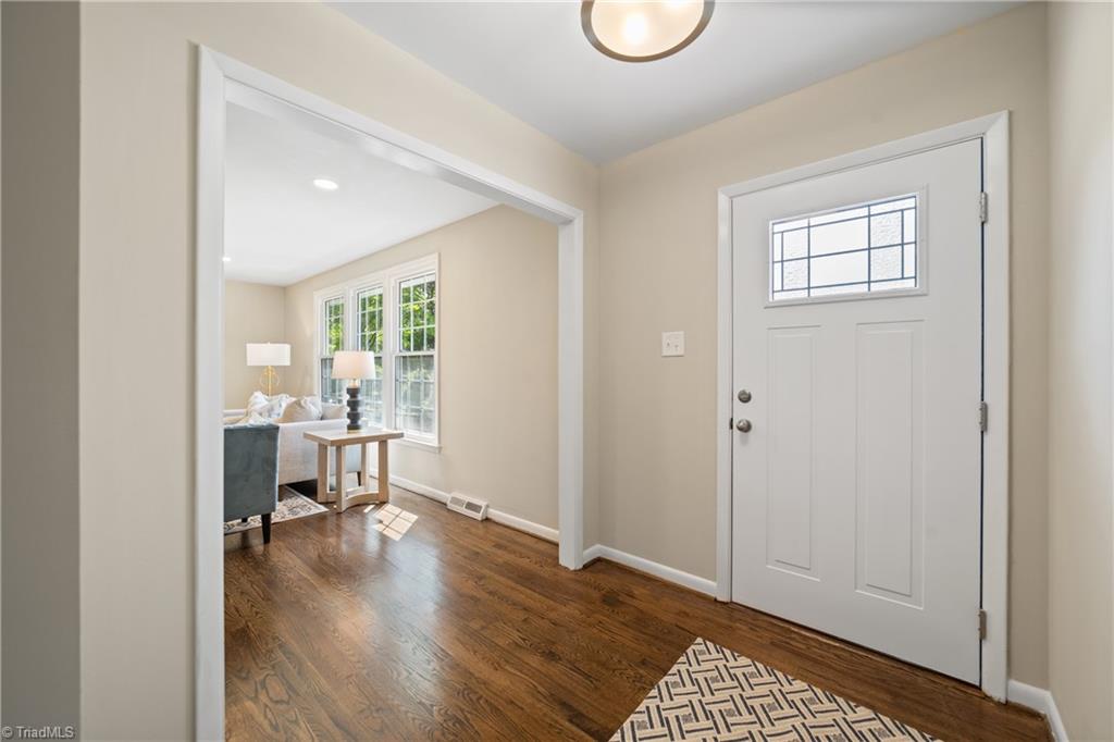 Winston-Salem, North Carolina 27103, United States, 3 Bedrooms Bedrooms, ,2 BathroomsBathrooms,Residential,Active,132740