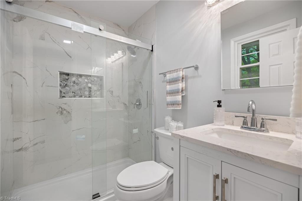 Winston-Salem, North Carolina 27103, United States, 3 Bedrooms Bedrooms, ,2 BathroomsBathrooms,Residential,Active,132740