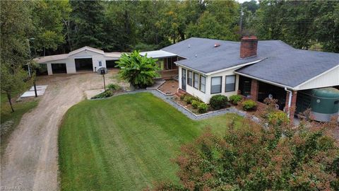 A home in Mount Airy