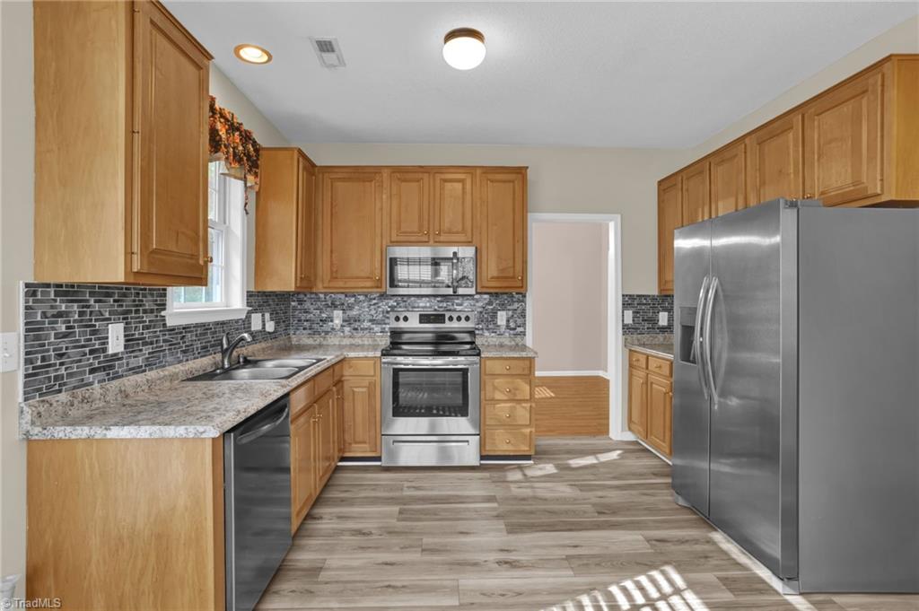 3908 Red Hill Court, Greensboro, North Carolina image 8
