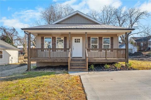 Homes For Sale - 107 College Street<br/> Thomasville, NC 27360