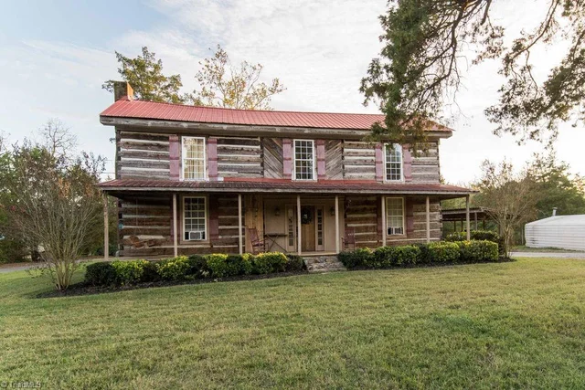 8700 Fieldcreek Farms Road, photo 2 of 31