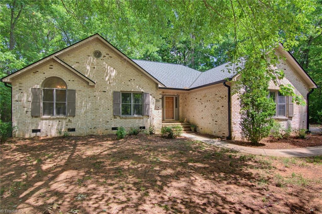 246 Hunters Glen Drive