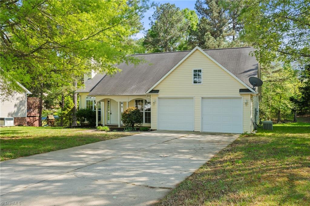 378 E Raleigh Avenue, Liberty, North Carolina image 1