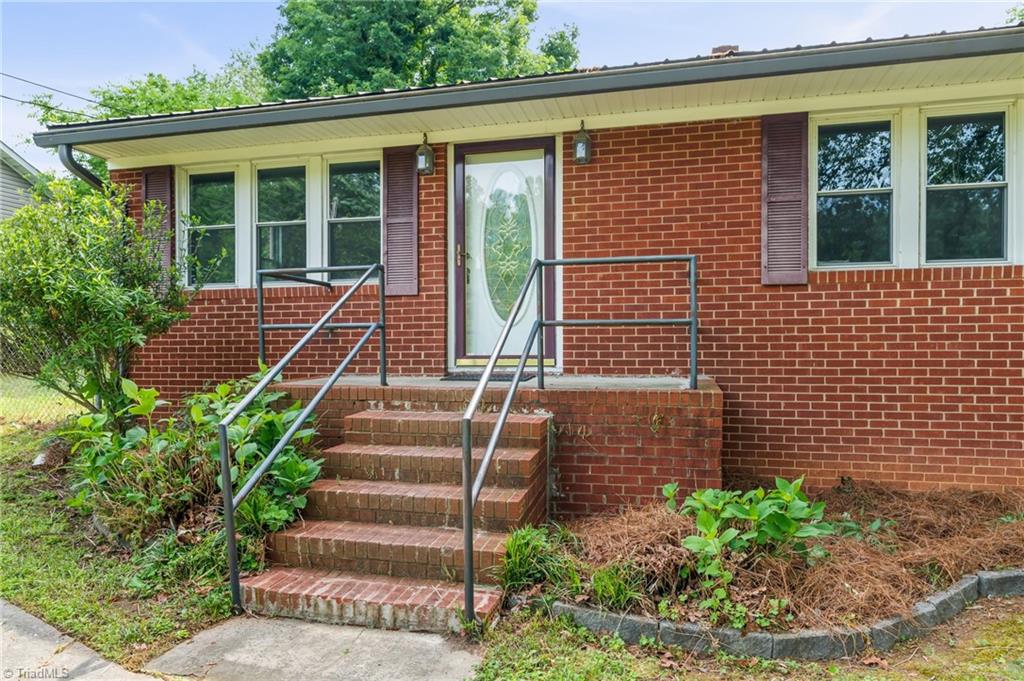 212 Lakeview Drive, Thomasville, North Carolina image 6