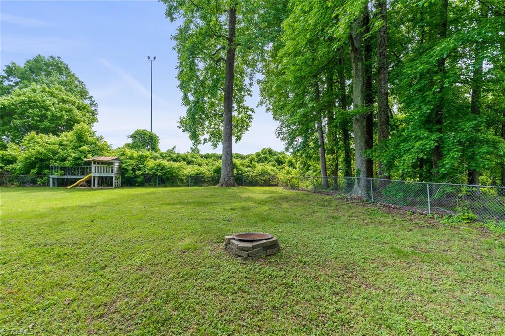 212 Lakeview Drive, Thomasville, North Carolina image 34