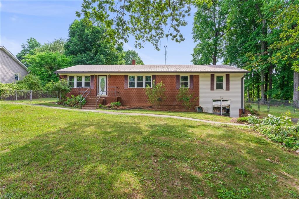 212 Lakeview Drive, Thomasville, North Carolina image 5