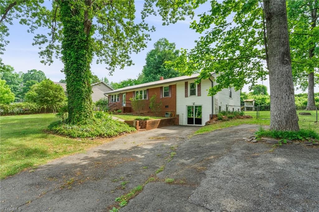 212 Lakeview Drive, Thomasville, North Carolina image 4